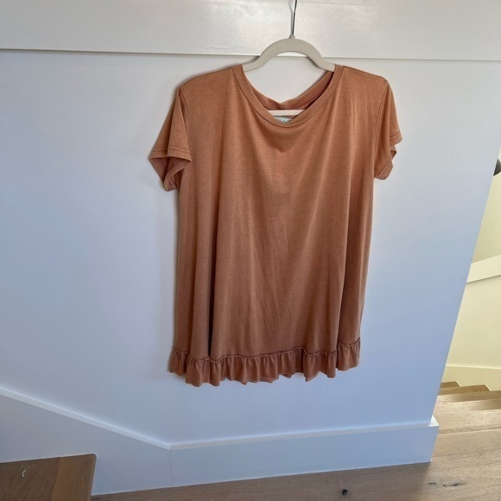 She + Sky Burnt Orange Ruffle Bottom Long Shirt size Medium